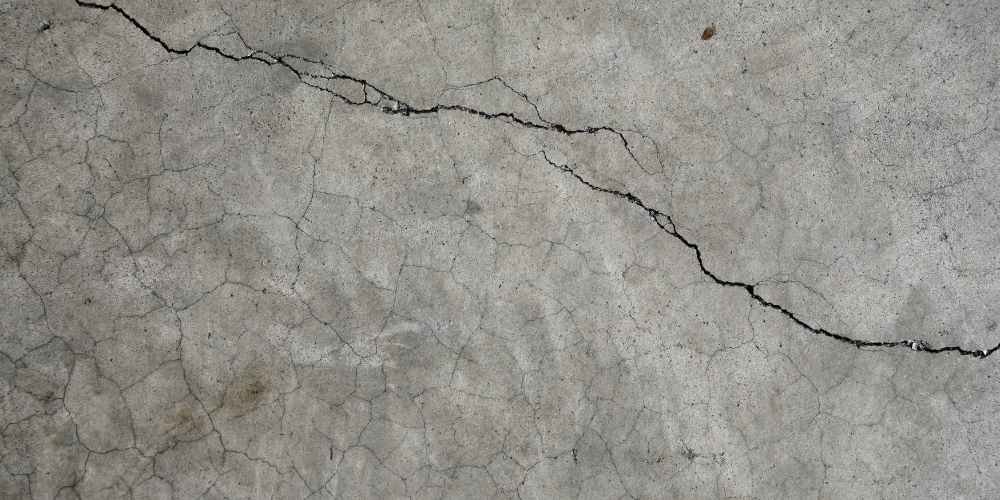 Settlement Cracks